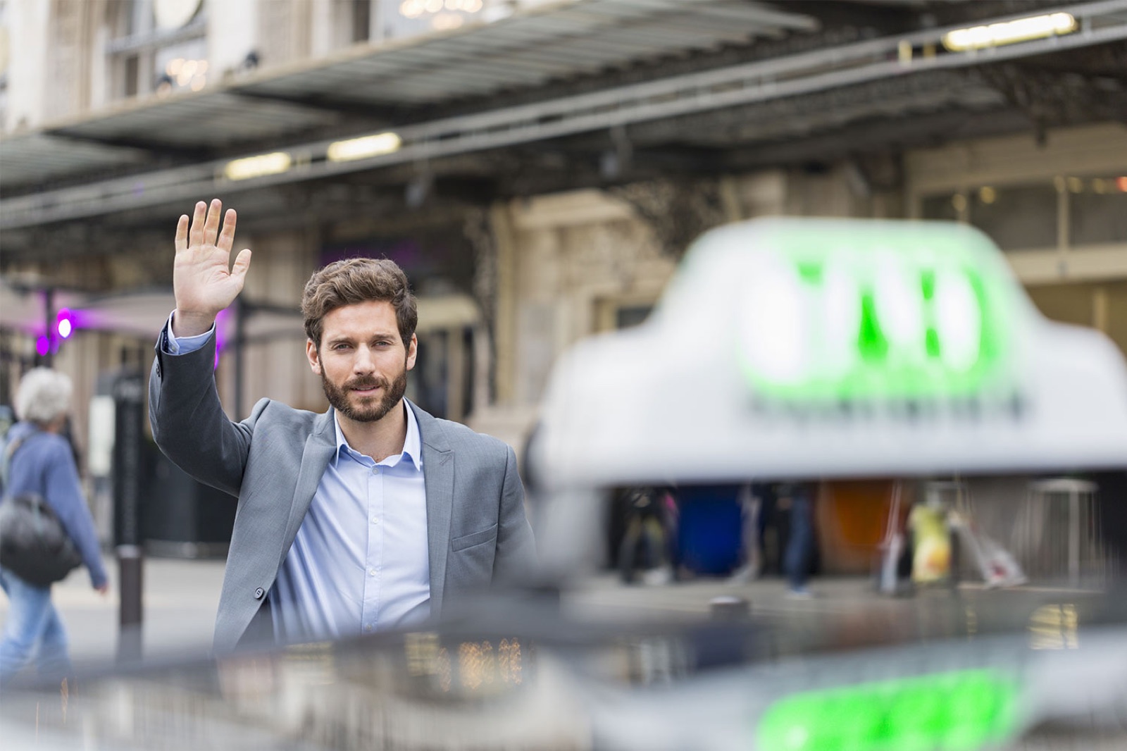 Transfert taxi Lucheux vers aéroports Beauvais, Paris CDG, Orly